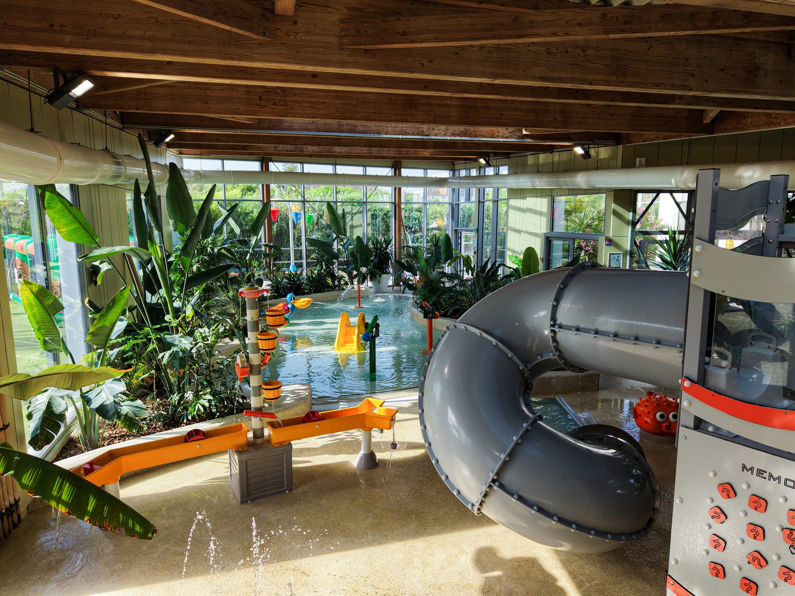 Das große Schwimmbecken
