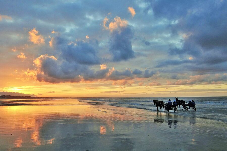La plage de Cabourg au coucher du soleil