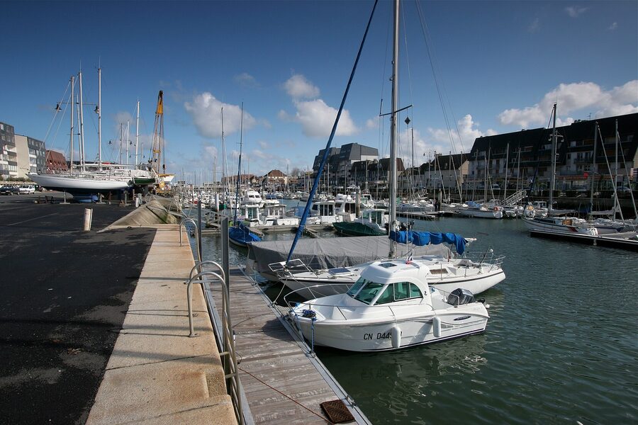 Le port de plaisance de Courseulles-sur-Mer