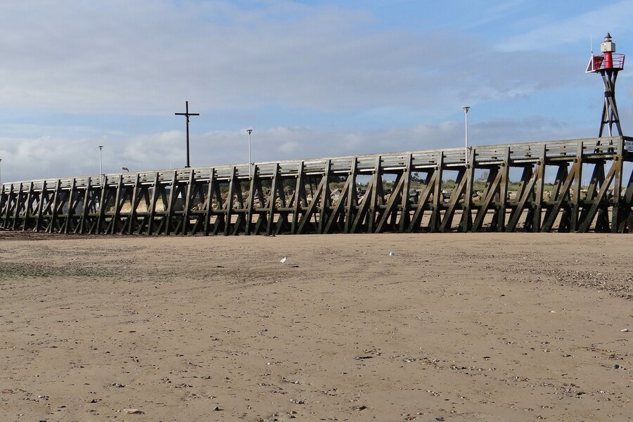 La grande plage de sable de Courseulles-sur-Mer